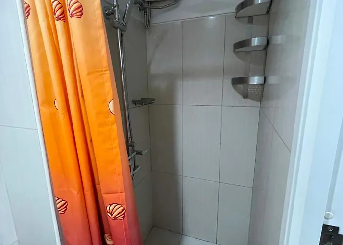 Jaja's Place At Shell Residences With Balcony Pool View Manila
